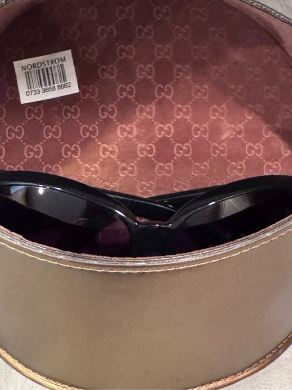 Vintage Gucci Oversized Sunglasses - Picture 8 of 8